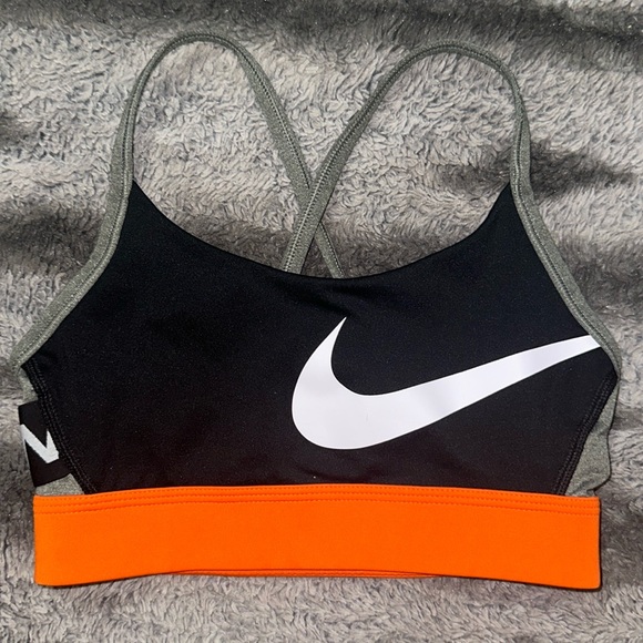 Nike Sports Bra - Picture 1 of 3